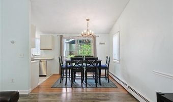 35 Old Town Trl, Narragansett, RI 02882