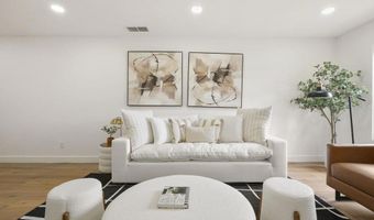 1744 Round Tree Dr, Oceanside, CA 92056