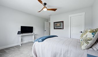 1816 Golfview Dr, Auburn, IN 46706