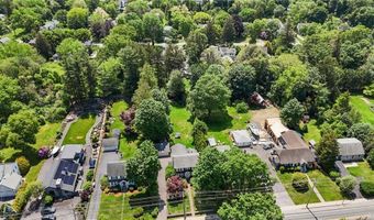 112 County Rd, Barrington, RI 02806