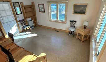 208 7th St, Bangor, ME 04401