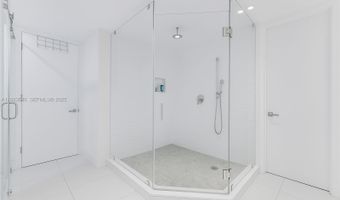 19500 Turnberry Way 7D, Aventura, FL 33180