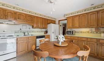 1300 N BAY RIDGE Rd, Appleton, WI 54915