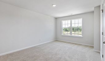 221 Maddox Dr, Aberdeen, NC 28315