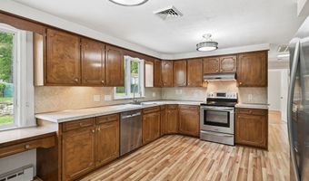 79 Spencer St, Agawam, MA 01001