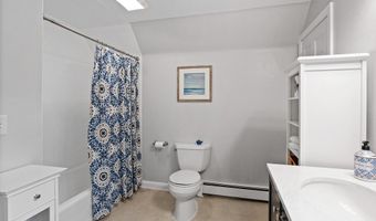 28 Lincoln Dr, Acton, MA 01720