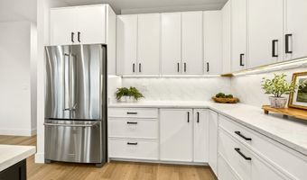 224 Alicia St, Ashland, OR 97520