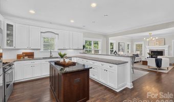 2562 Roseview Ln, Charlotte, NC 28205