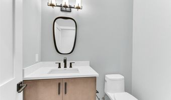 805 Club Dr W, Aurora, OH 44202