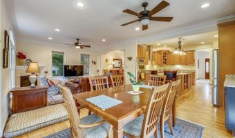 7513 HOLIDAY Ter, Bethesda, MD 20817