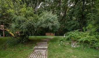 945 Rose Dr, Ann Arbor, MI 48103