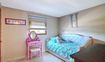 62 Meadowcrest Dr, Cumberland, RI 02864