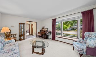 1507 W Plymouth Dr, Arlington Heights, IL 60004