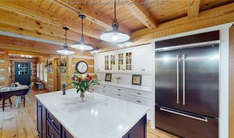 8 Abby Ln, Barboursville, WV 25504