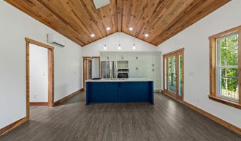 6559 Poston Rd, Athens, OH 45701