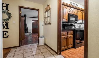 104 Caulder Dr, Chickasha, OK 73018