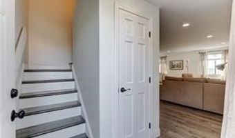 66 Girard Ave 423, Newport, RI 02840