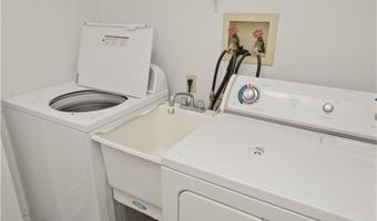 700 Hampton Cir 8, Aurora, OH 44202