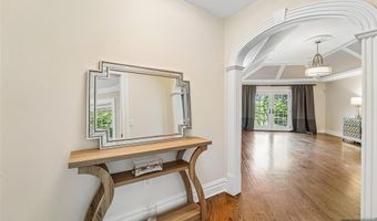 35 Franklin Tpke, Allendale, NJ 07401