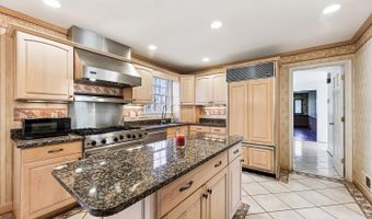 8510 BROWNING Ct, Annandale, VA 22003