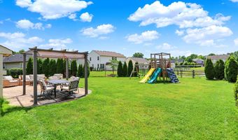 5142 Cedar Mill Ln, Indianapolis, IN 46237