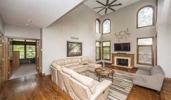 639 Wood Fern Dr, Ballwin, MO 63021
