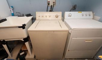 727 E Woodbridge Ave E, Avenel, NJ 07001