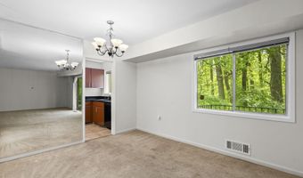 10643 WEYMOUTH St 103, Bethesda, MD 20814