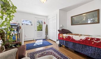 16 Courtway St, Narragansett, RI 02882