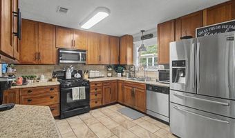 835 Lakewood Pl, Biloxi, MS 39532