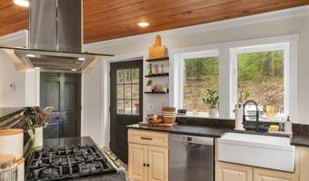 194 Hurricane Rd, Belmont, NH 03220