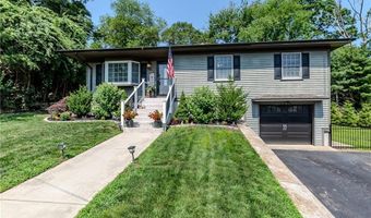 30 Warren Ave, Johnston, RI 02919