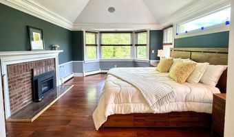 754 Rustic Ln, Cheshire, CT 06410