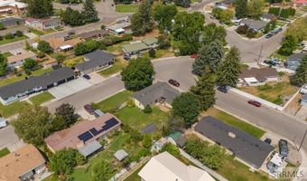 425 Horrocks Dr, Blackfoot, ID 83221