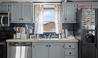 1323 W Kenwood Dr, Austin, IN 47102
