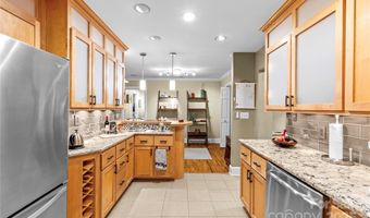 1460 Medford Dr, Charlotte, NC 28205