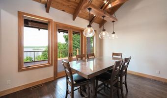 685 River Oaks Dr, Big Sandy, TN 38221