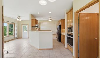 2402 Suncrest Dr, Ames, IA 50014