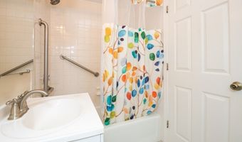 75 Page Rd 9, Bedford, MA 01730