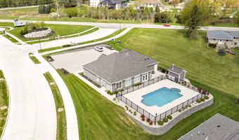 5668 N KESTREL Cir, Appleton, WI 54913