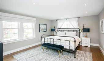 25 Dearborn St 2, Newport, RI 02840