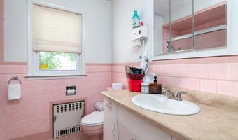 255 Farmington Ave, Cranston, RI 02920