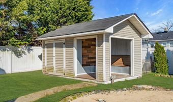 1233 Pacific Ave, Beachwood, NJ 08722