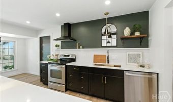 6 Spanish Moss Ct, Savannah, GA 31419