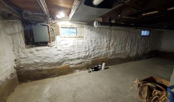 84 14th St, Bangor, ME 04401