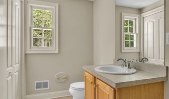 6 Kristen Way, Clinton, CT 06413