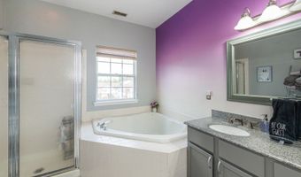 26 Windsor Dr 26, Bayonne, NJ 07035