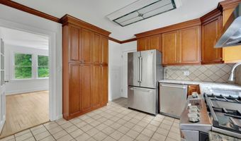 12 Laurel Ln, Darien, CT 06820