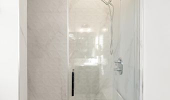 18 Mea Ln, Beach Haven, NJ 08008