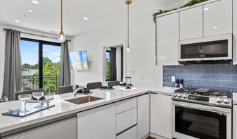 1002 RHODE ISLAND Ave NE 8, Washington, DC 20018